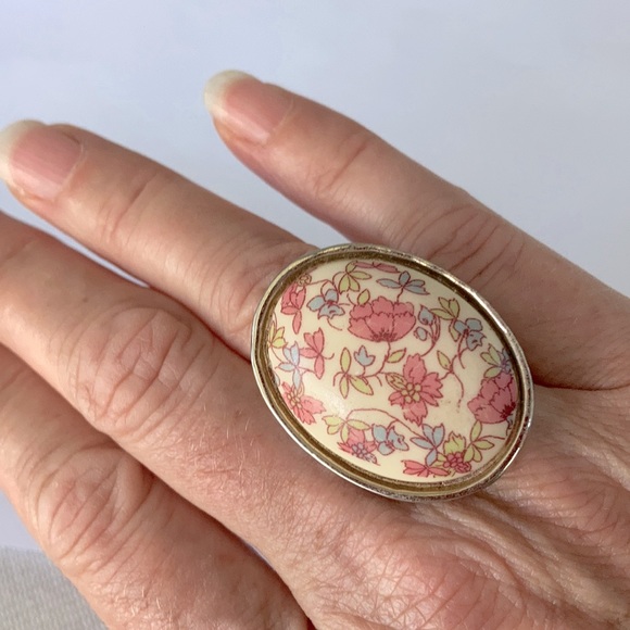NWT Vintage 80’s/90’s solid cast ring with genuine ceramic floral cabochon - Picture 5 of 8